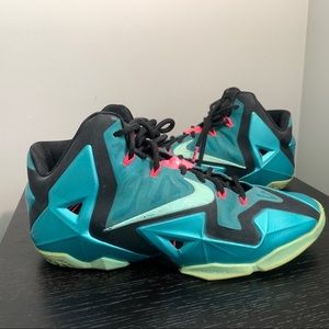 Nike Lebron 11 South Beach Sz 9